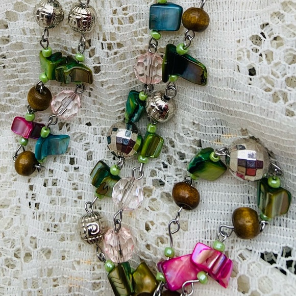 •Beautiful Pastel Colored Necklace• - Picture 3 of 4